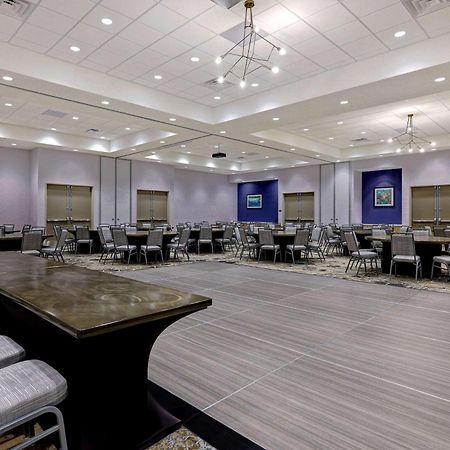 Hilton Garden Inn Cedar Rapids Exterior foto